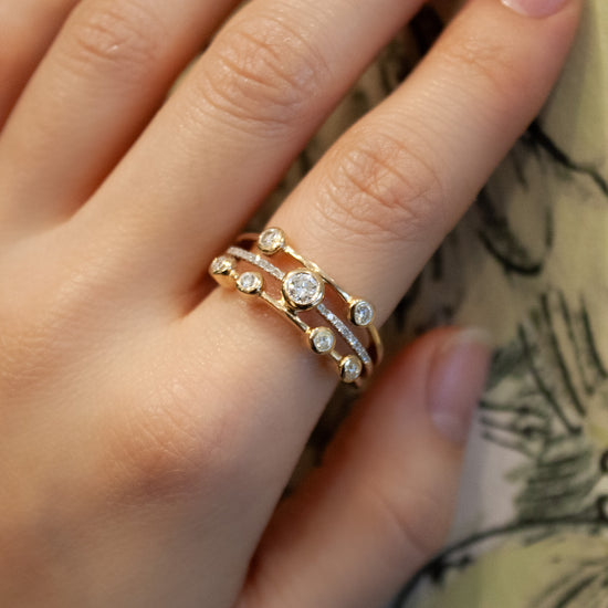 Delicate 3-Tiered Round Shaped Gold Diamond Ring Bezel Set