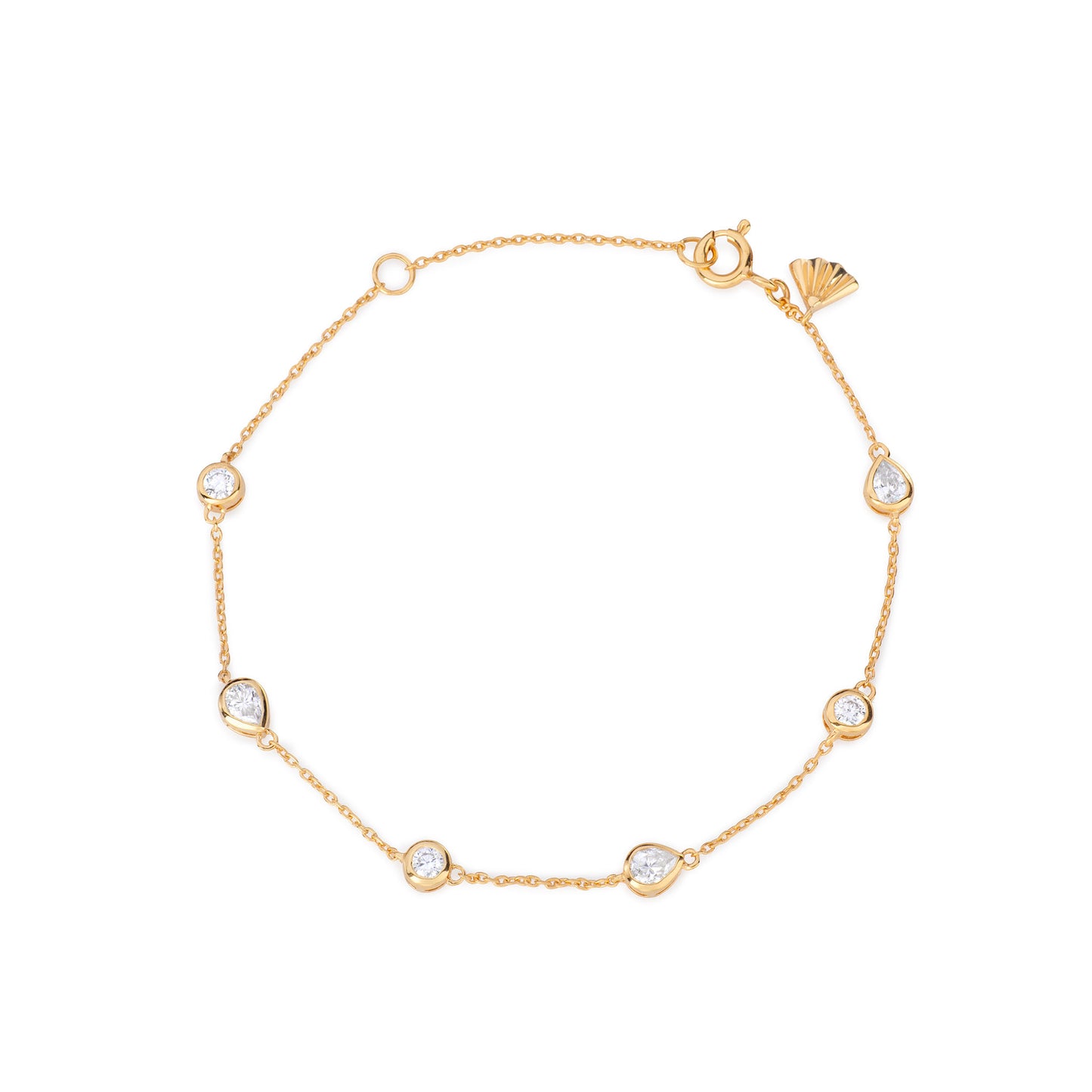 Bezel-Set Pear Cut and Round Cut Diamonds and Yellow Gold Chain Bracelet